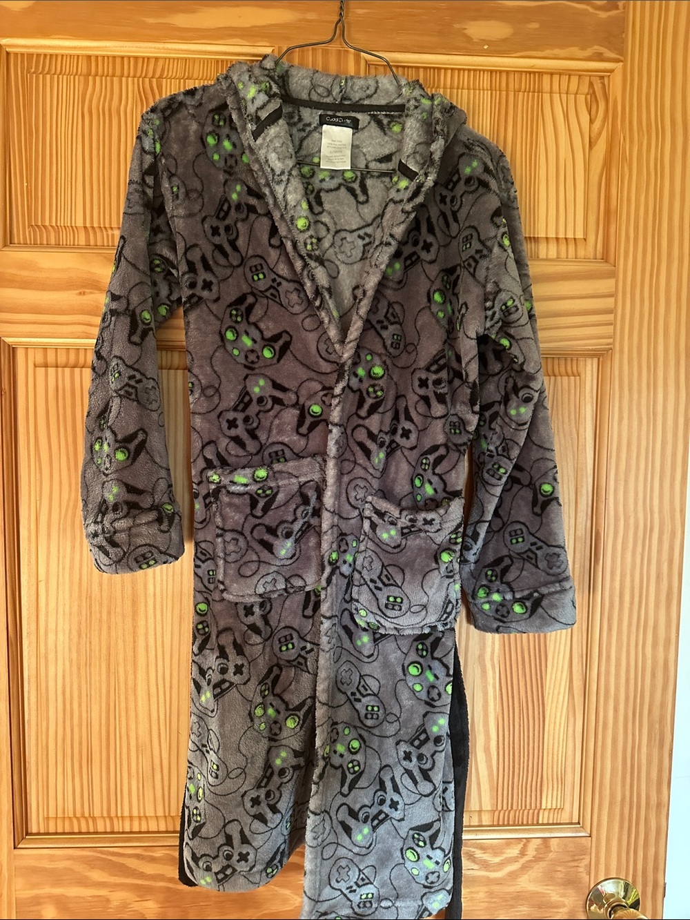 Cuddl Duds Gray Plush Robe with Video gaming accents